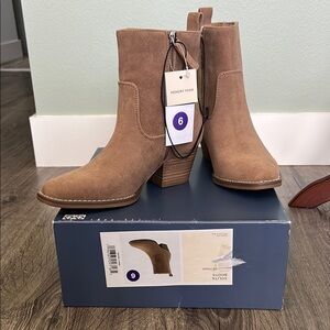 Universal Thread Tan Ankle Boots with Memory Foam